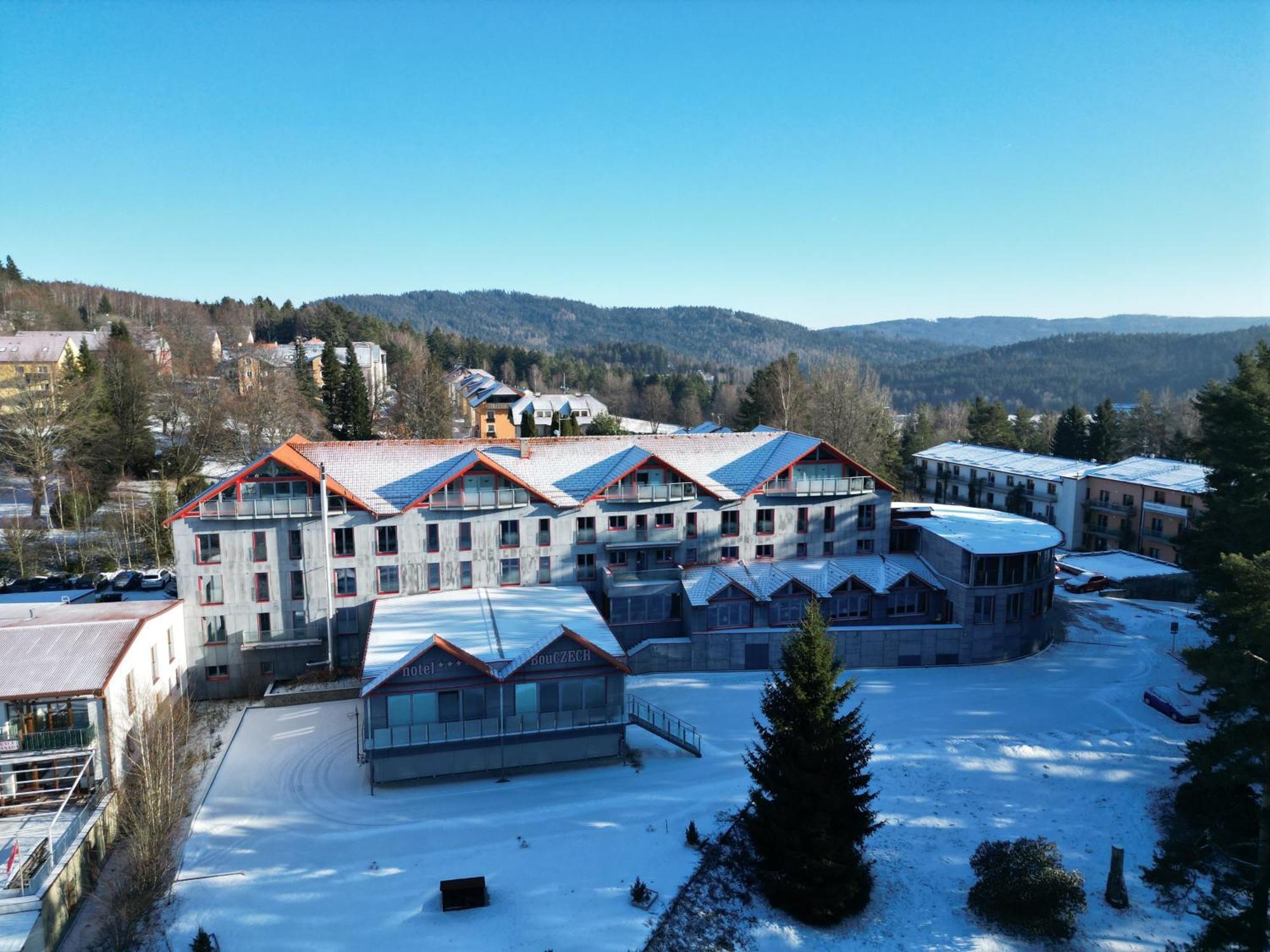 Hotel Bouczech 伏尔塔瓦河畔利普诺 外观 照片